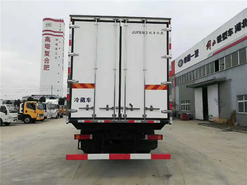 天龙420马力9米6冷藏车 (6).jpg
